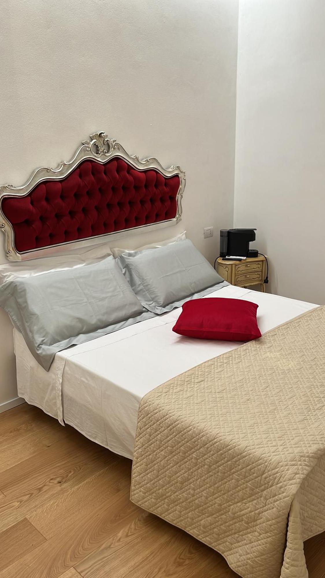 Rosarias Rooms มันเฟรโดเนีย ภายนอก รูปภาพ