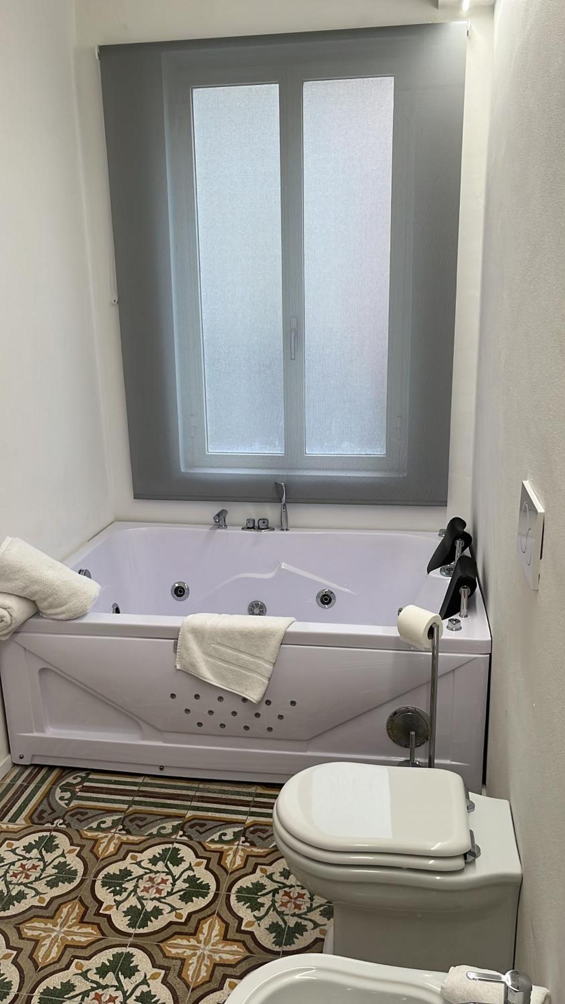 Rosarias Rooms มันเฟรโดเนีย ภายนอก รูปภาพ